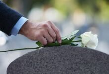 أكثر من 100+ رسائل قصيرة للتعزية والمواساة أكثر من 100+ رسائل قصيرة للتعزية والمواساة